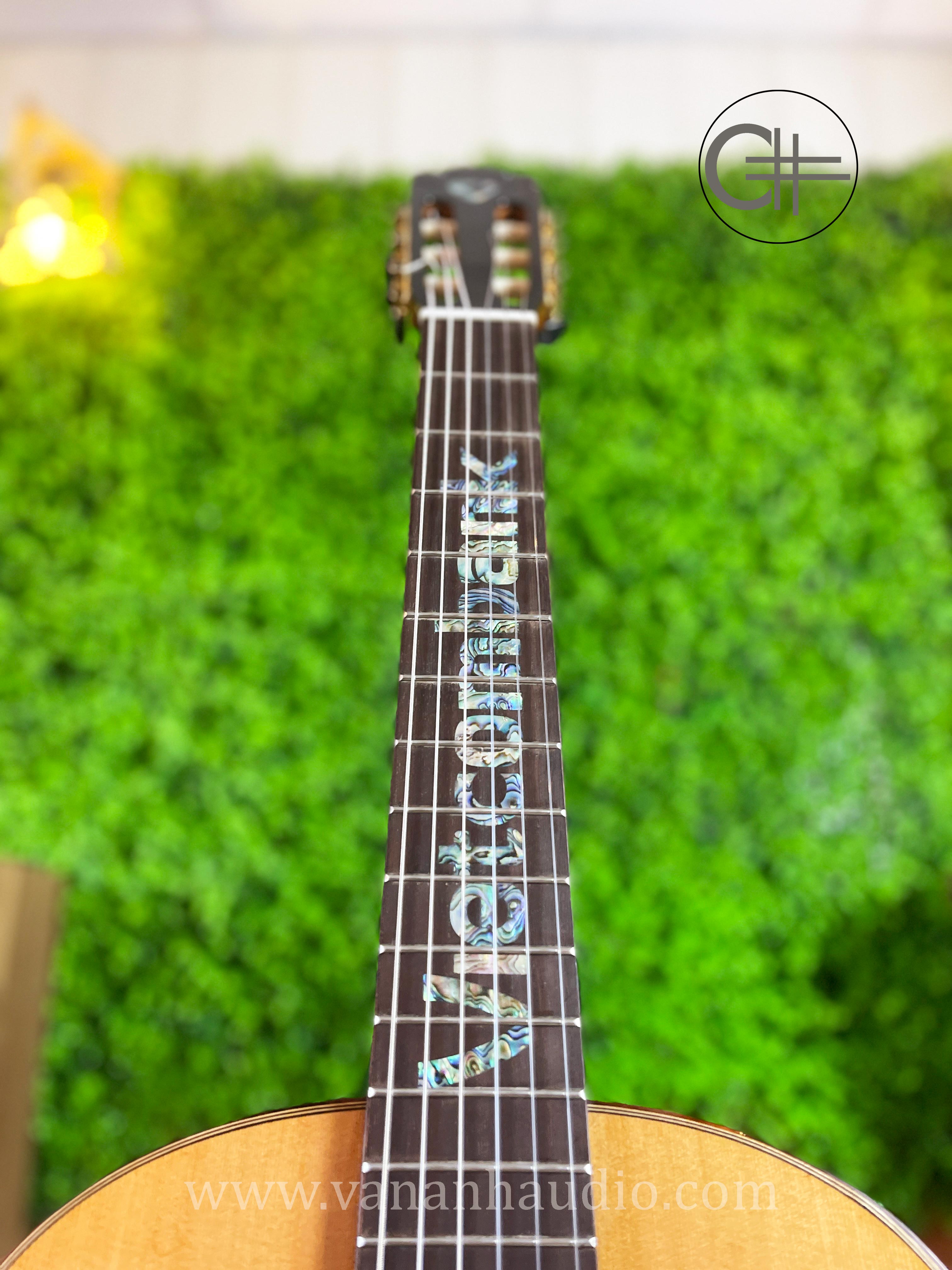 Đàn Guitar Classic Custom của anh Nguyễn Văn Cường Khảm Trai